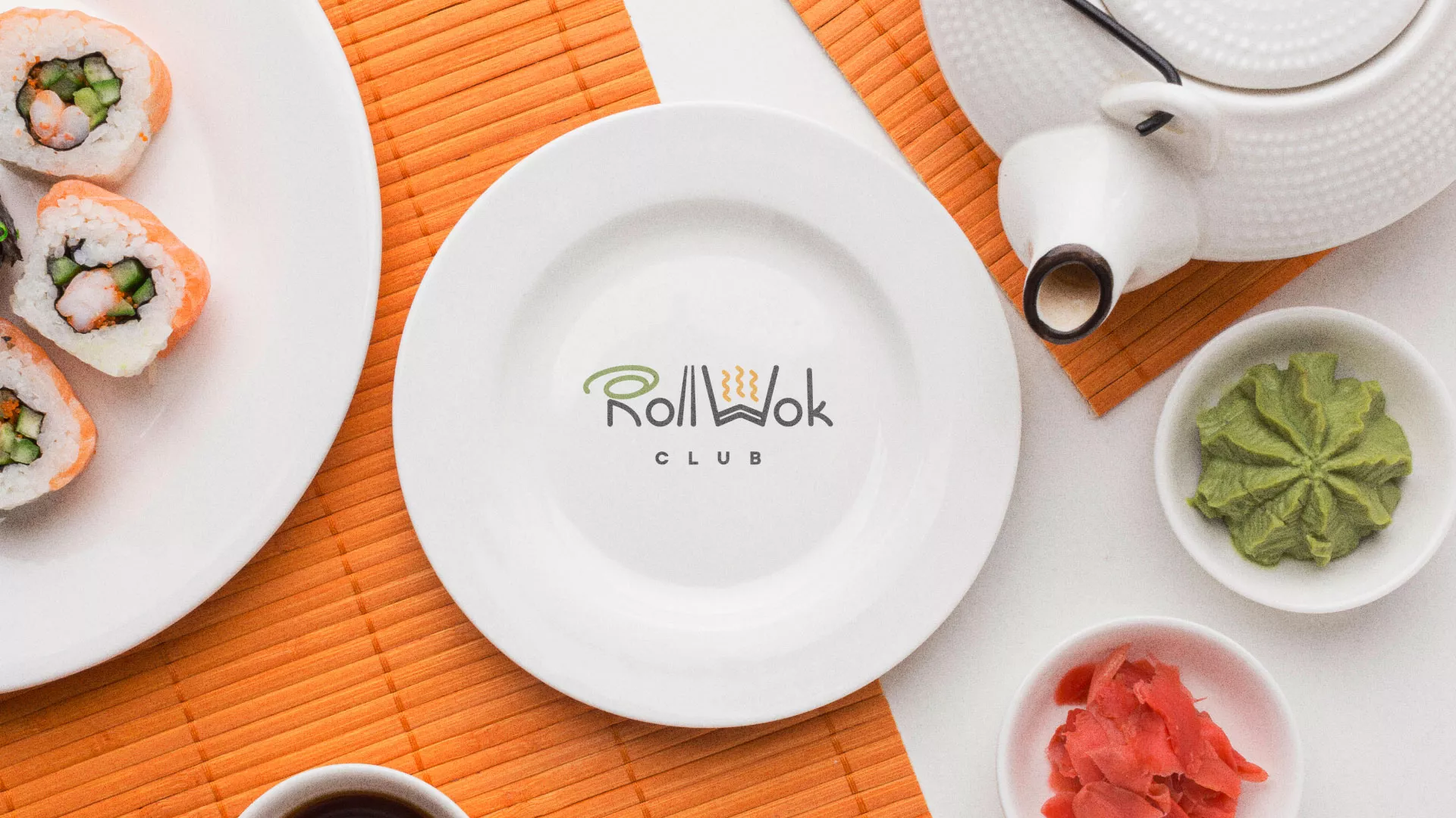 Разработка логотипа и фирменного стиля суши-бара «Roll Wok Club» в Рузаевке